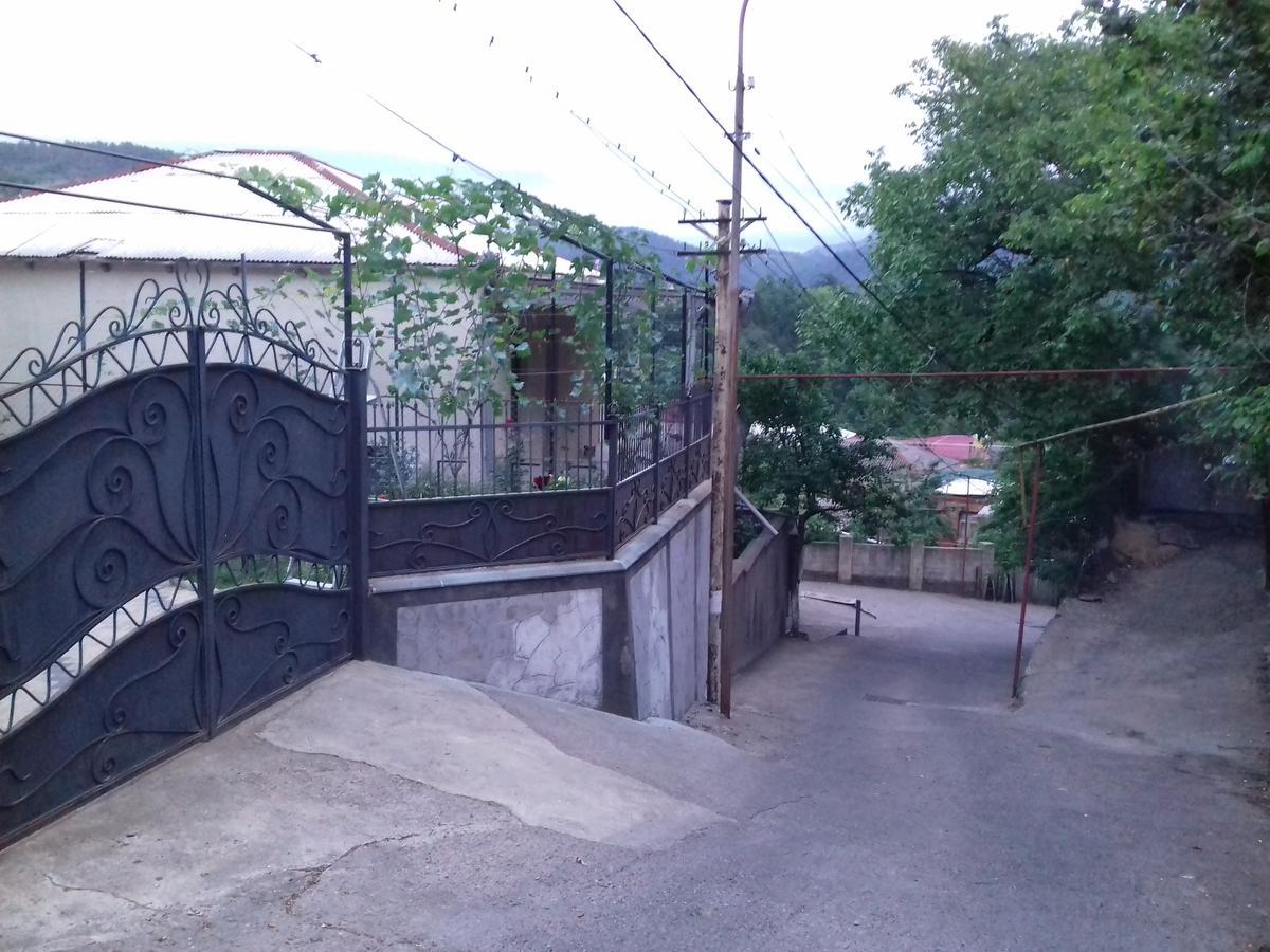 Гостевой дом Makos Кутаиси Экстерьер фото